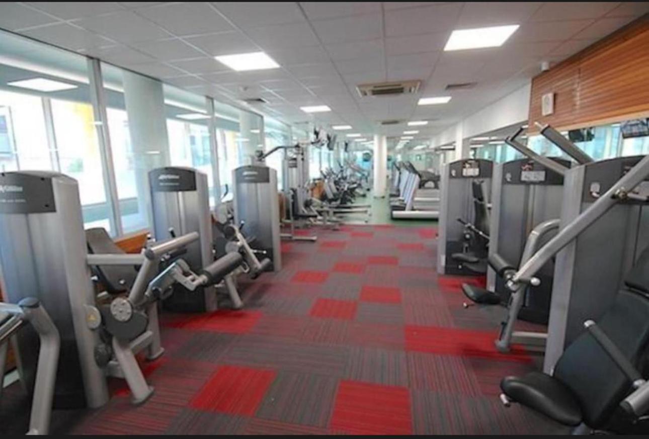 Appartamento Charming 1bdr Serviced Condo! 4 Guests Pool N Free Parking Londra